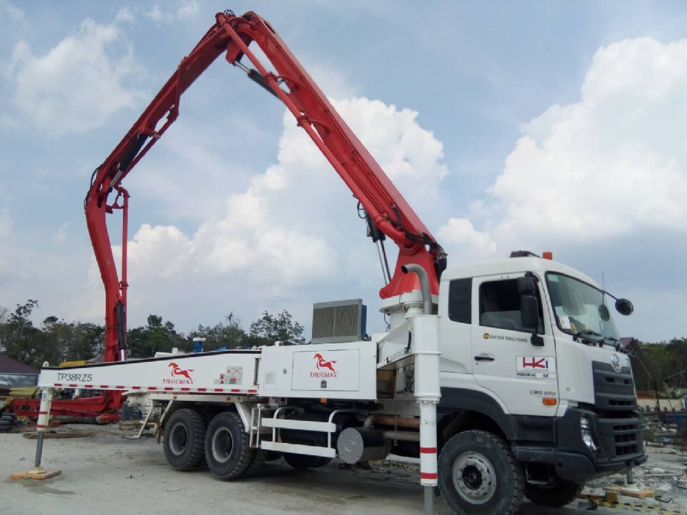 The reason for the pollution of the hydraulic system of the concrete pump truck?-truemax