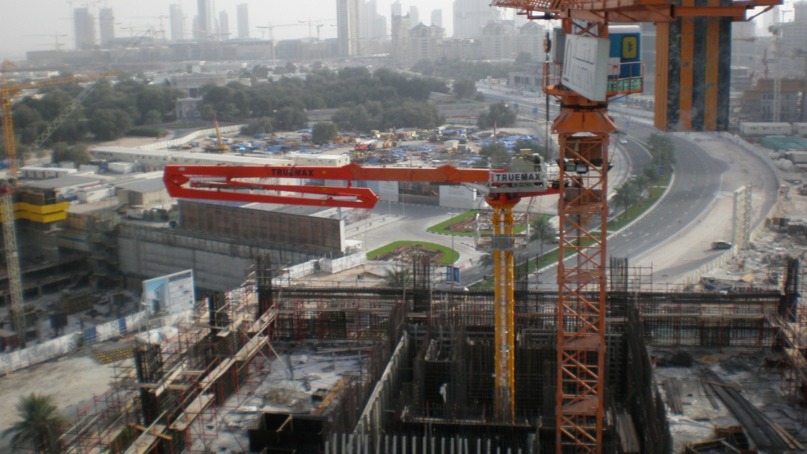 32米布料机-HG32M Concrete Placing Boom In UAE.JPG