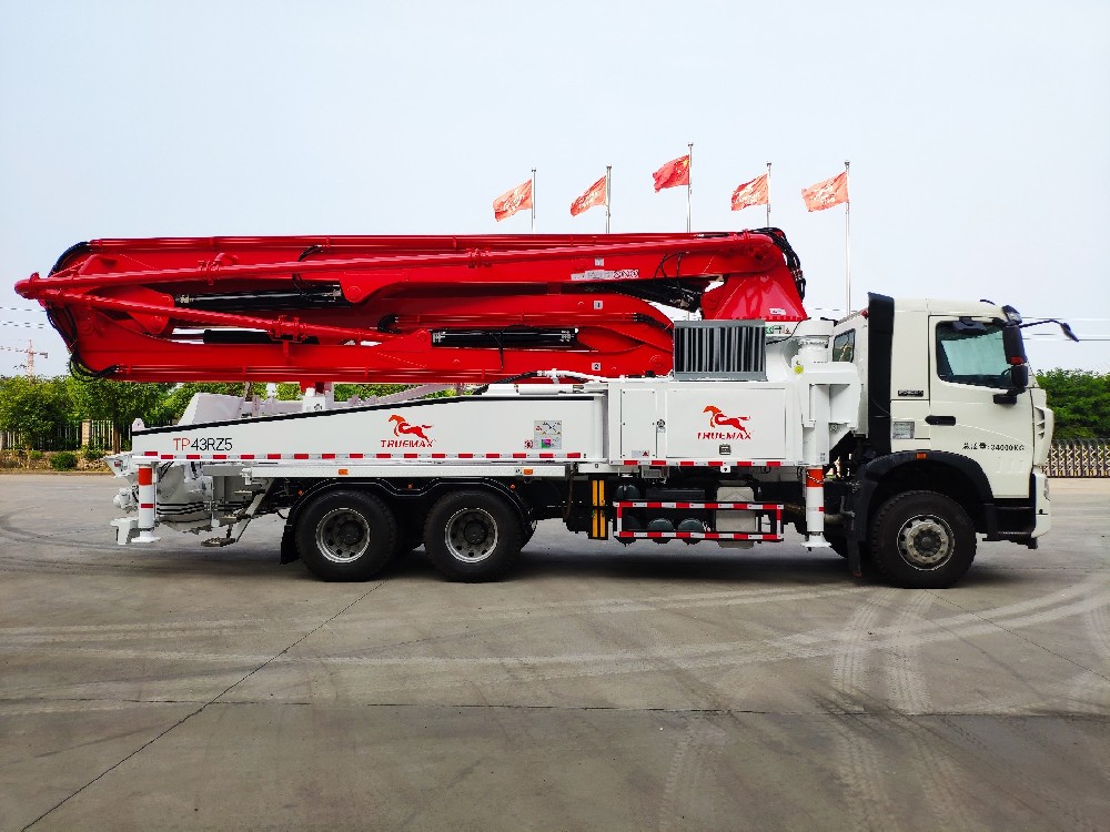 What are the dimensions and height of the Truemax concrete pump truck?