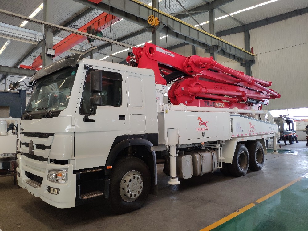 Pipe blocking treatment method of concrete pump truck