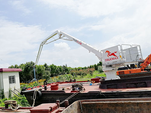 mobile boat placing boom